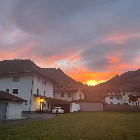 Apart Mountain Uderns Kültér fotó