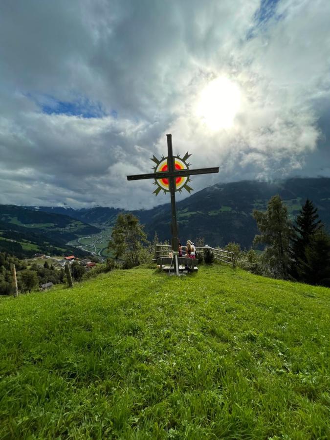 Apart Mountain Uderns Kültér fotó
